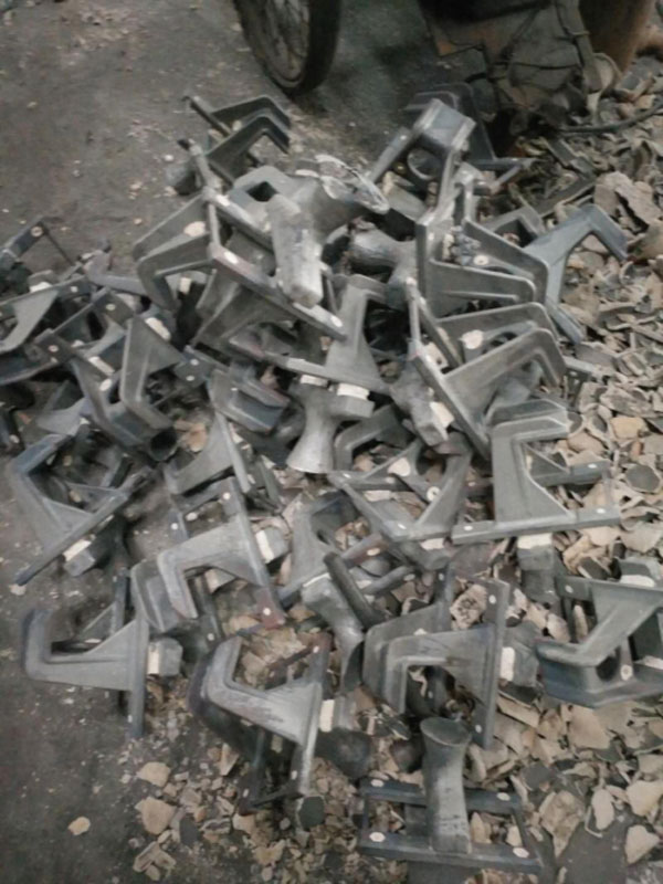 304高铁配件生产现场